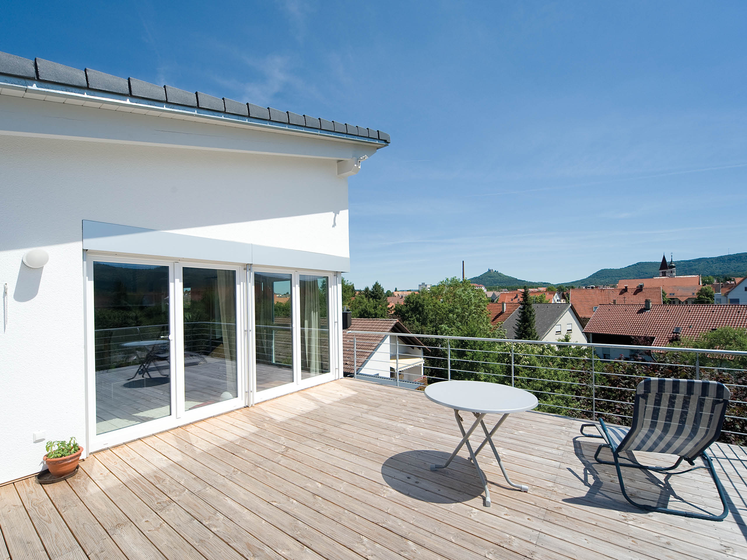 Balkon - Anbau, Aufstockung bei Einfamilienhaus Leicht